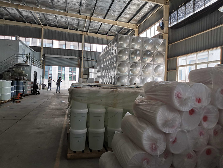 諾大的生產車（chē）間